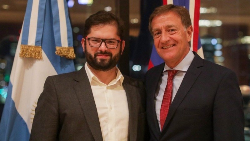 La incorrección de Boric que Suárez celebró en silencio